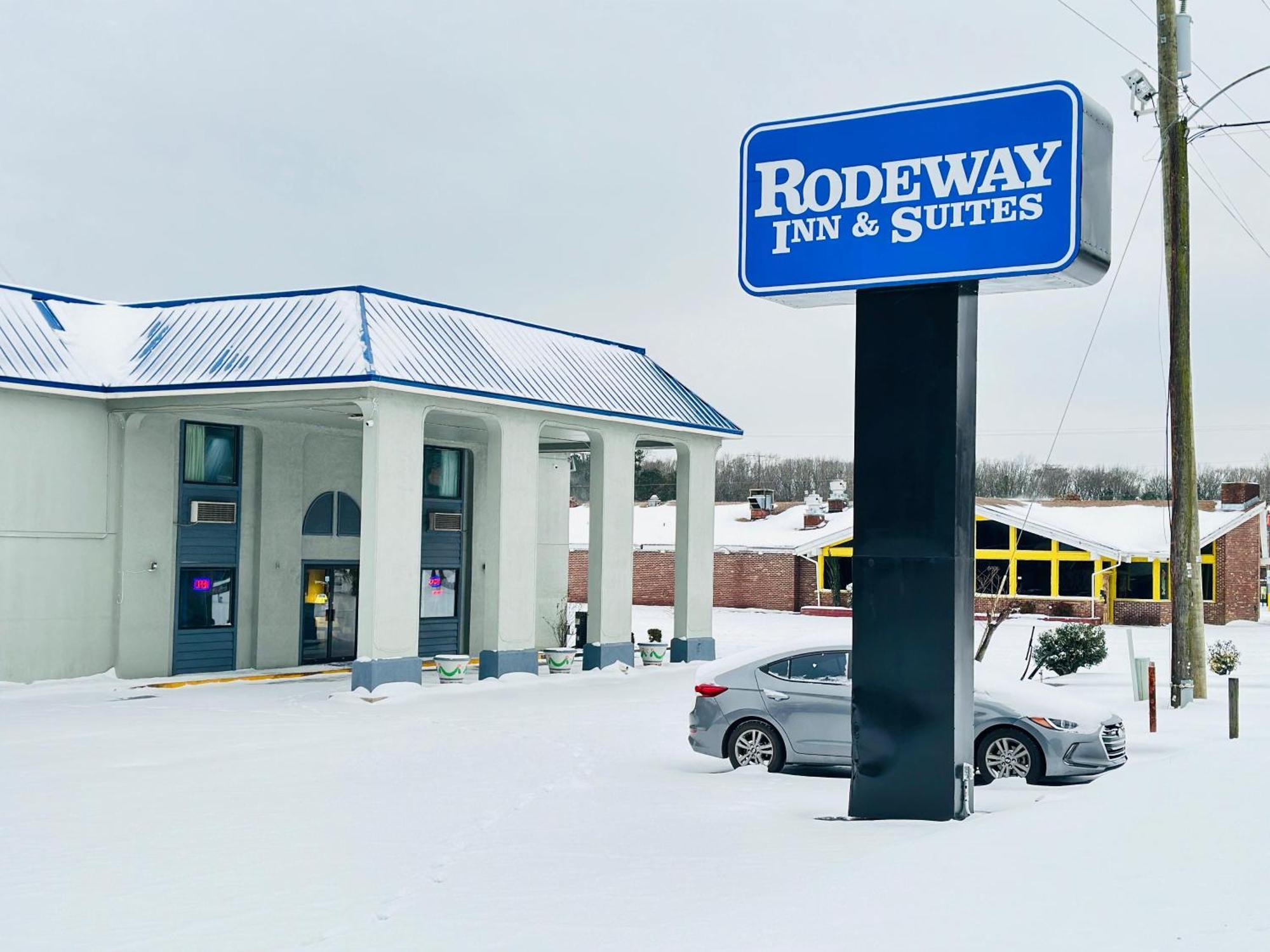 Rodeway Inn&Suites Plymouth Hwy 64 Zewnętrze zdjęcie