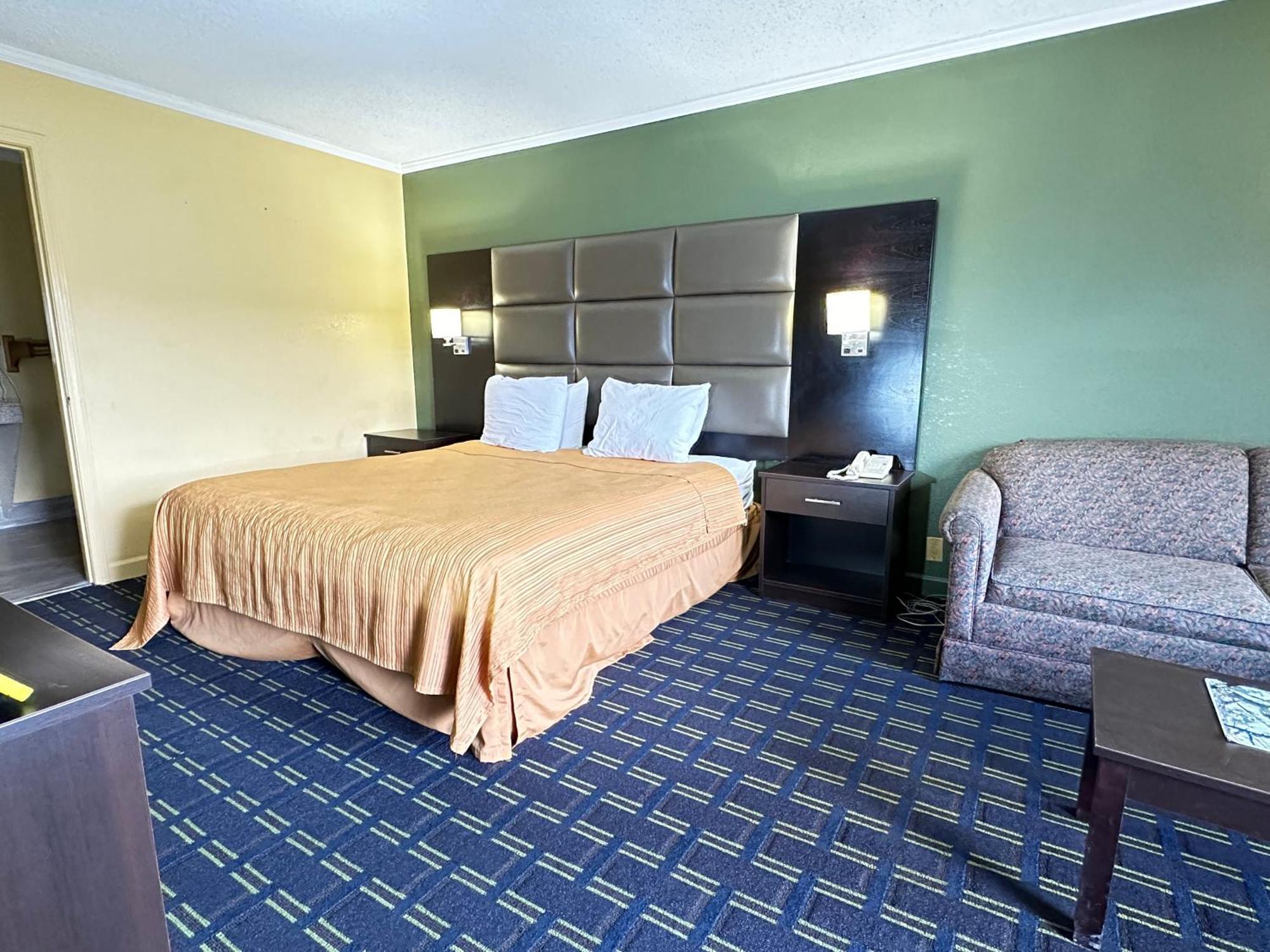 Rodeway Inn&Suites Plymouth Hwy 64 Zewnętrze zdjęcie