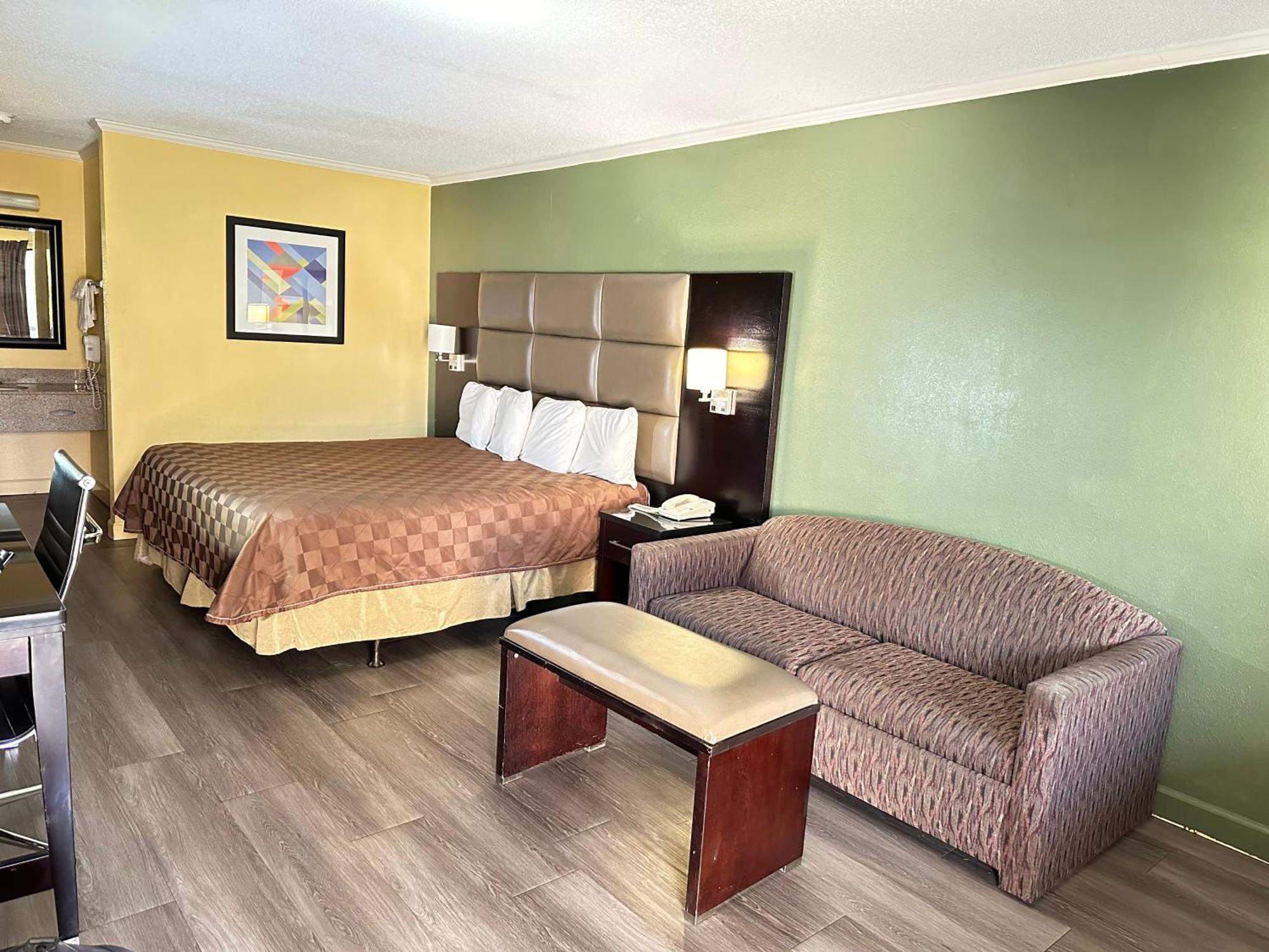 Rodeway Inn&Suites Plymouth Hwy 64 Zewnętrze zdjęcie
